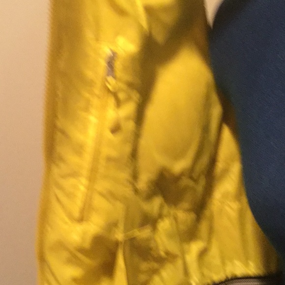 J crew yellow puffer vest size large - Picture 3 of 4
